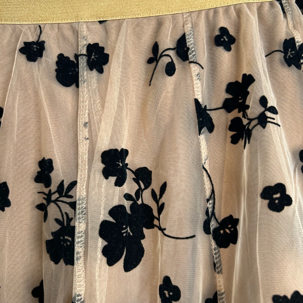 Chicwish M Tule Layered Skirt Velvet floral Appliqués Fairy Grunge New 5641 - Picture 8 of 12